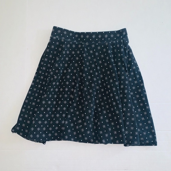 SO Target white black diamond pattern circle skirt - Picture 3 of 7